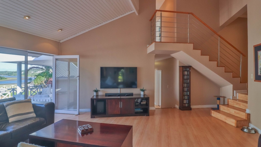 6 Bedroom Property for Sale in Beacon Bay Eastern Cape